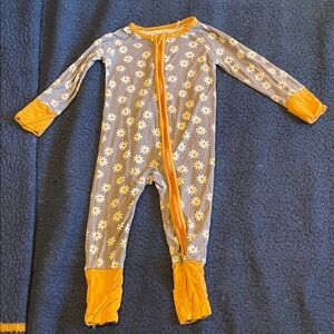 Little one shop Gray Daisy-Print Footed One-Piece with Mustard Trim